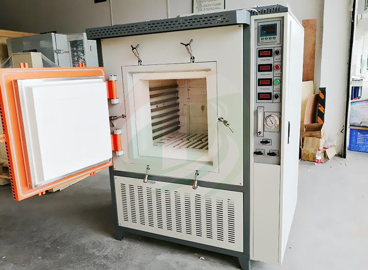 product-750-551 High Temperature Vacuum Furnace